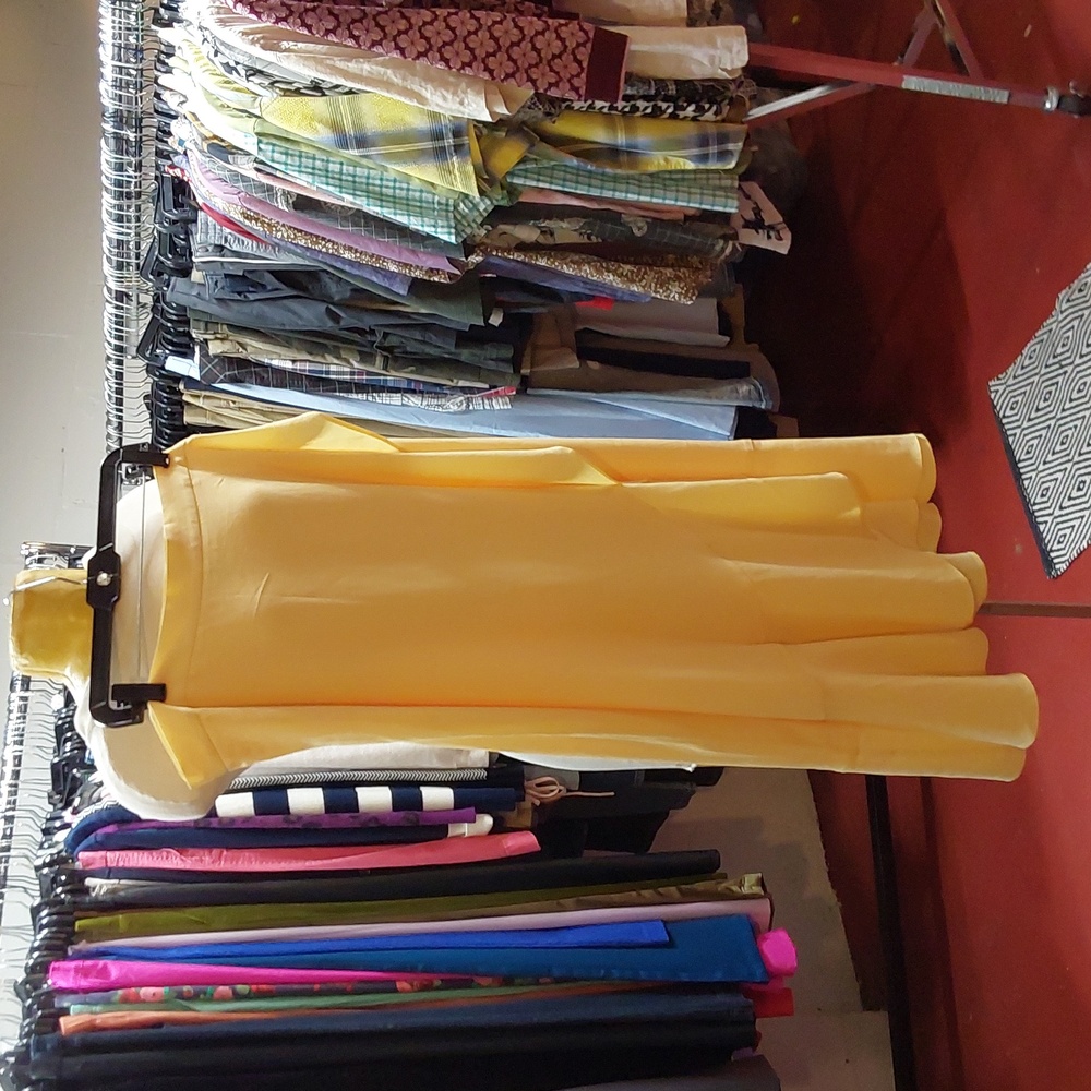 Shein Curve - Picture 3 of 4